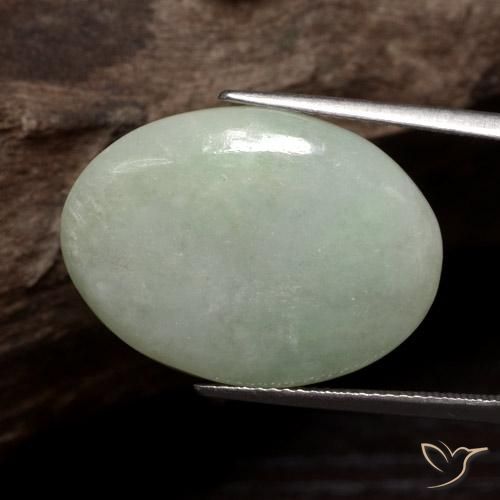 Jadéite Vert moyen naturelle ovale, 21.12 ct, Opaque