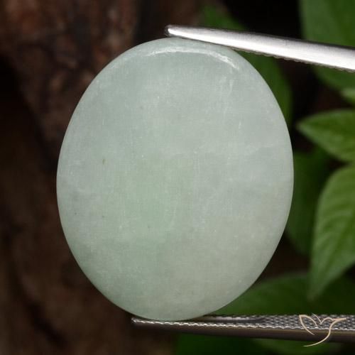 Jadéite Vert clair naturelle ovale, 24.97 ct, Translucide