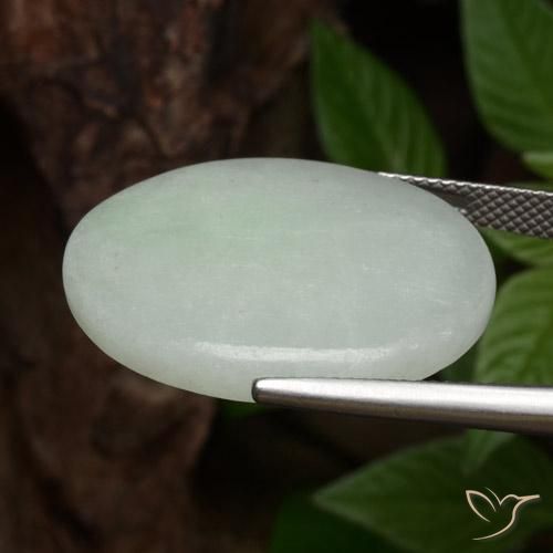 Jadéite Vert clair naturelle ovale, 24.97 ct, Translucide