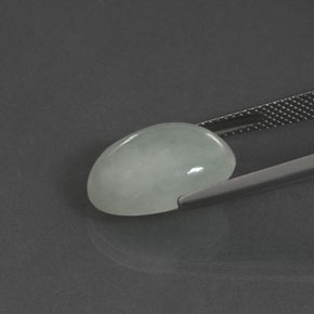 Jadéite Vert pastel naturelle Coupe ovale, 10.25 ct, Transparent
