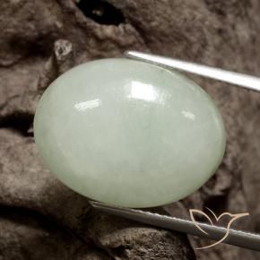 Jadéite Vert moyen naturelle ovale, 12.07 ct, Translucide