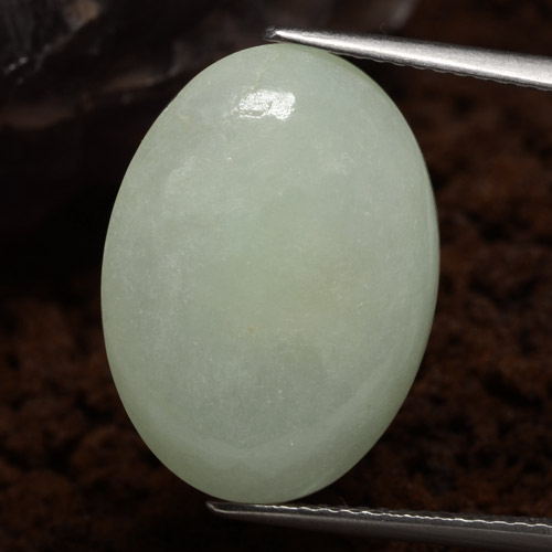 Jadéite Vert grisâtre naturelle Coupe ovale, 10.13 ct, Opaque