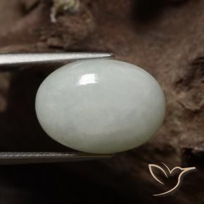 Jadéite Blanc vert léger naturelle ovale, 11.38 ct, Opaque