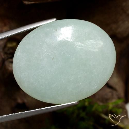 Jadéite vert naturelle coupe ovale, 39,20 ct, translucide