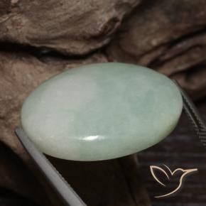Jadéite Vert moyen naturelle ovale, 41.15 ct, Opaque