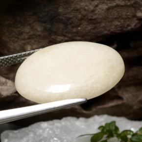 Jadéite Blanc naturelle Coupe ovale, 9.73 ct, Translucide