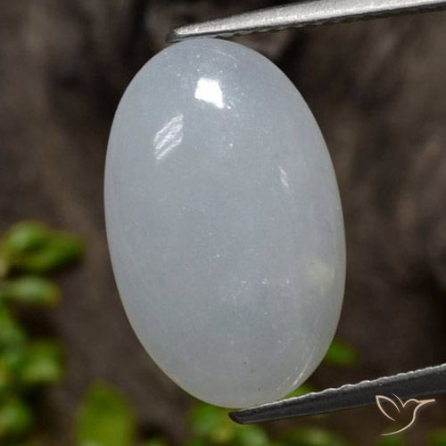 Jadéite Gris moyen naturelle ovale, 7.94 ct, Opaque