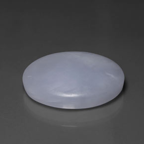 Jadéite bleue naturelle coupe ovale, 53,76 ct, opaque