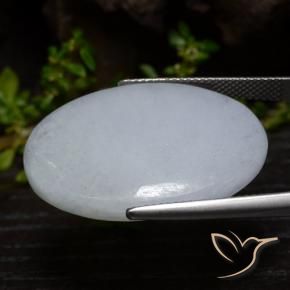 Jadéite Gris léger naturelle ovale, 33.11 ct, Opaque