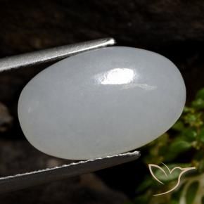 Jadéite Gris moyen naturelle ovale, 7.83 ct, Translucide