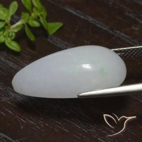 Jadéite Blanc grisâtre naturelle En forme de poire, 18.10 ct, Translucide