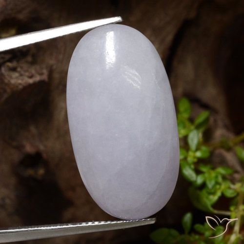 Jadéite Gris naturelle ovale, 22.77 ct, Translucide