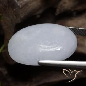 Jadéite Gris naturelle ovale, 38.02 ct, Opaque