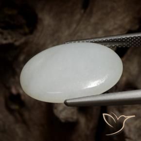 Jadéite Blanc grisâtre naturelle ovale, 10.20 ct, Translucide