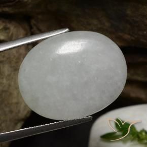 Jadéite Blanc grisâtre naturelle ovale, 11.79 ct, Translucide