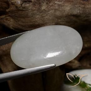 Jadéite Gris moyen naturelle ovale, 38.19 ct, Translucide
