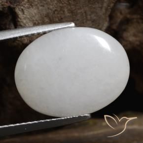 Jadéite Gris moyen naturelle ovale, 7.41 ct, Translucide