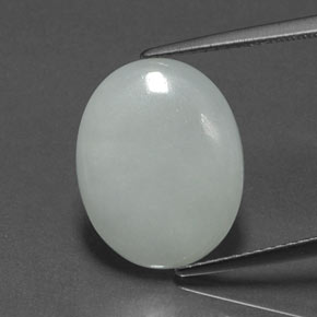 Jadéite vert naturelle coupe ovale, 7,02 ct, opaque