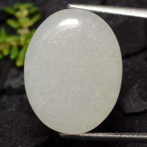 Jadéite Vert clair naturelle Coupe ovale, 13.08 ct, Translucide