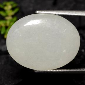 Jadéite Vert clair naturelle Coupe ovale, 13.08 ct, Translucide