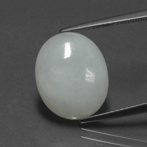 Jadéite vert naturelle coupe ovale, 7,49 ct, opaque