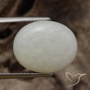 Jadéite Gris très clair naturelle ovale, 8.75 ct, Translucide