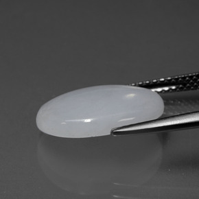 Jadéite bleue naturelle coupe ovale, 4,62 ct, translucide