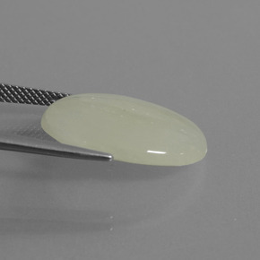 Jadéite Vert clair naturelle Coupe ovale, 8.34 ct, Transparent