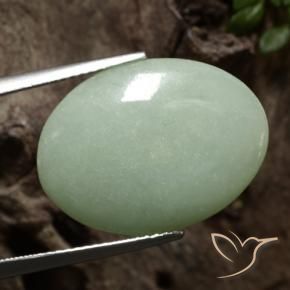 Jadéite Vert noisette léger naturelle ovale, 11.48 ct, Translucide