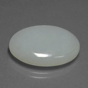 Jadéite vert naturelle coupe ovale, 20,83 ct, translucide