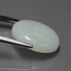 Jadéite vert naturelle coupe ovale, 10,46 ct, translucide