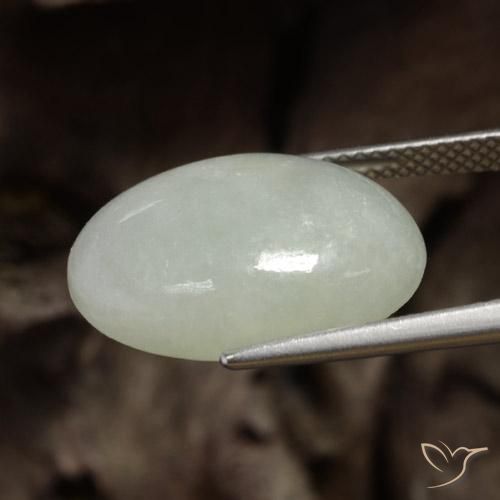 Jadéite Vert moyen naturelle ovale, 12.13 ct, Translucide
