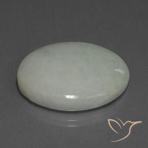 Jadéite Vert moyen naturelle ovale, 38.56 ct, Translucide