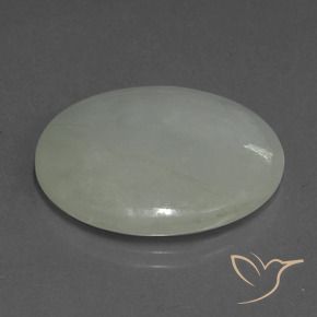 Jadéite Vert moyen naturelle ovale, 23.94 ct, Translucide