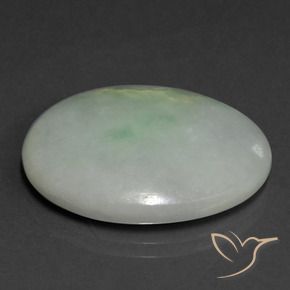Jadéite Gris vert naturelle ovale, 22.43 ct, Translucide