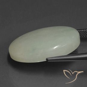 Jadéite Vert moyen naturelle ovale, 39.75 ct, Translucide