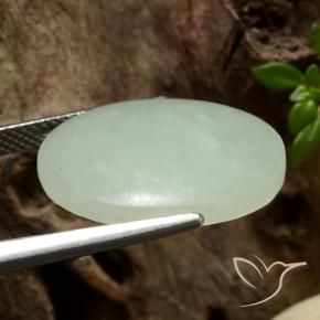 Jadéite Olive verte naturelle ovale, 13.03 ct, Translucide