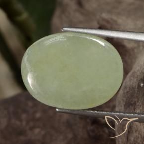 Jadéite Vert moyen naturelle ovale, 11.65 ct, Translucide