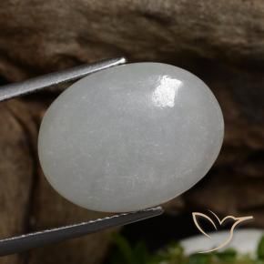 Jadéite Gris moyen naturelle ovale, 13.33 ct, Translucide