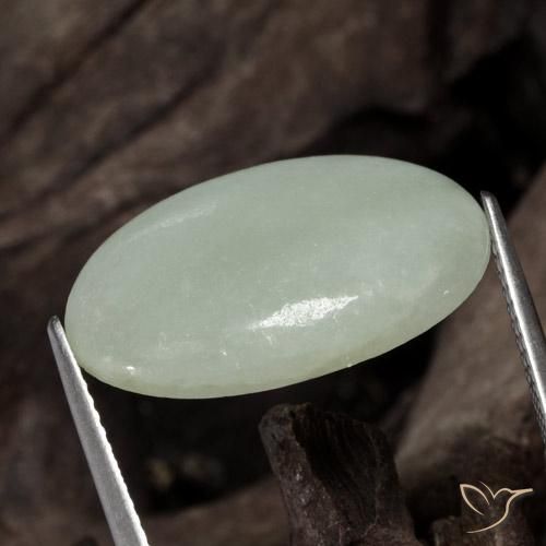 Jadéite Gris vert naturelle ovale, 11.60 ct, Translucide