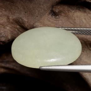Jadéite jaune naturelle coupe ovale, 10,60 ct, translucide