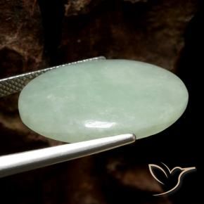 Jadéite vert naturelle coupe ovale, 16,53 ct, translucide