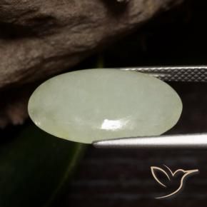 Jadéite Jaune-vert grisâtre naturelle ovale, 10.01 ct, Translucide