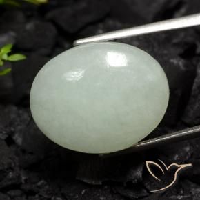 Jadéite Vert noisette léger naturelle ovale, 17.80 ct, Translucide