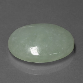 Jadéite vert naturelle coupe ovale, 15,35 ct, translucide