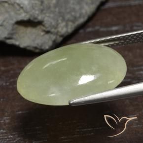Jadéite Olive verte naturelle Coupe ovale, 8.37 ct, Translucide