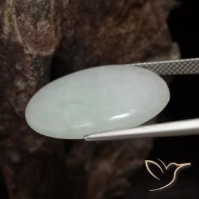 Jadéite Vert grisâtre naturelle ovale, 16.93 ct, Translucide
