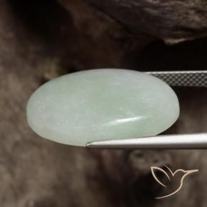 Jadéite Vert grisâtre naturelle ovale, 18.35 ct, Translucide