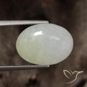 Jadéite Vert clair chaud naturelle ovale, 8.25 ct, Translucide