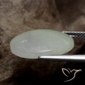 Jadéite Vert grisâtre naturelle ovale, 8.80 ct, Translucide